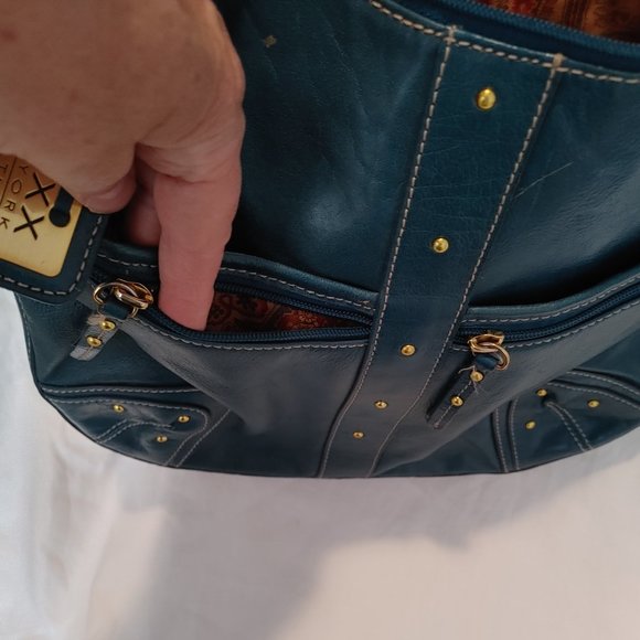 Maxx New York Signature Crossbody/Shoulder bag - Picture 7 of 8